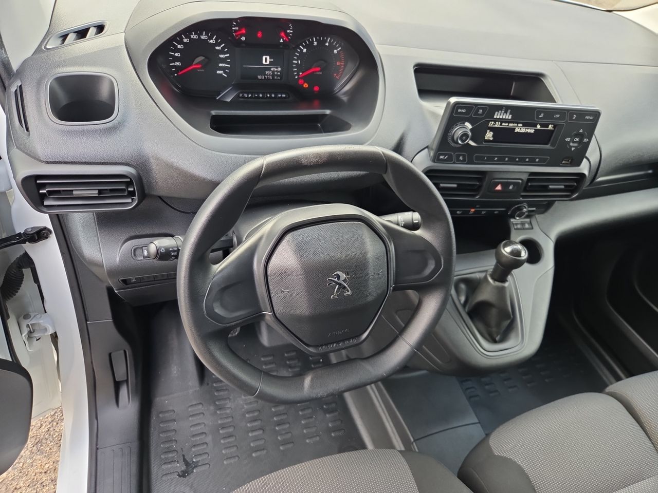 Peugeot Partner PRO STANDARD 600 KG BLUE HDI 100 CV - Foto 2