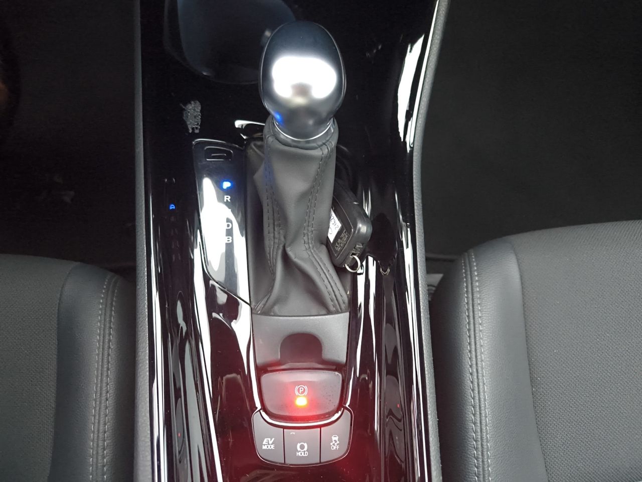 Toyota C-HR 1.8 125 H ADVANCE - Foto 2