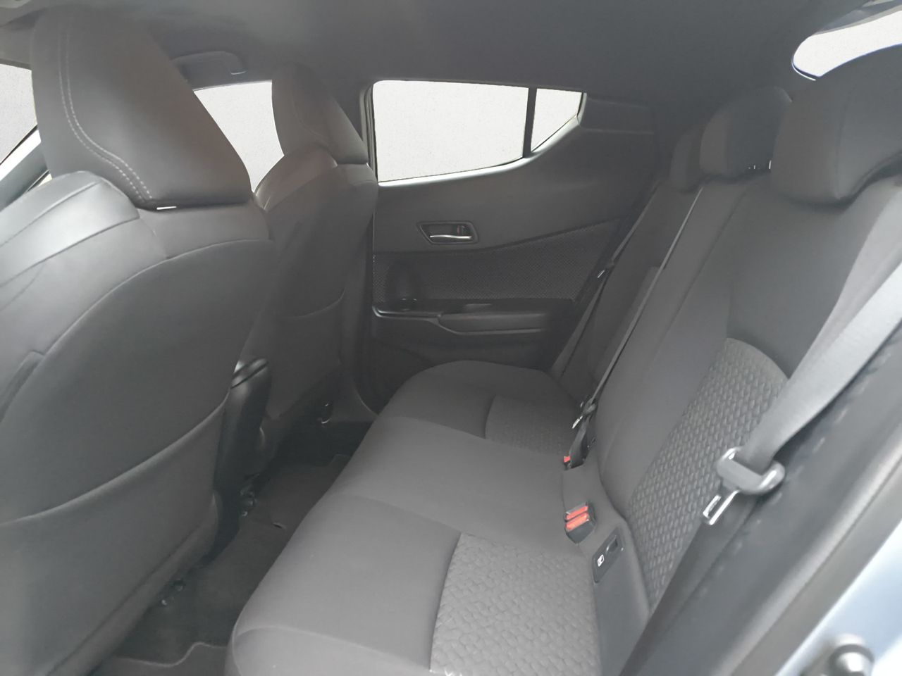 Toyota C-HR 1.8 125 H ADVANCE - Foto 2