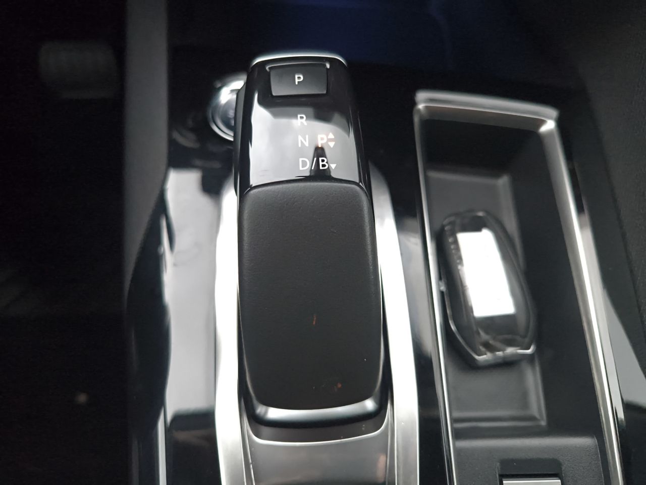 Peugeot 3008 Hybrid ALLURE PACK HYBRID 225 e EAT8 - Foto 2