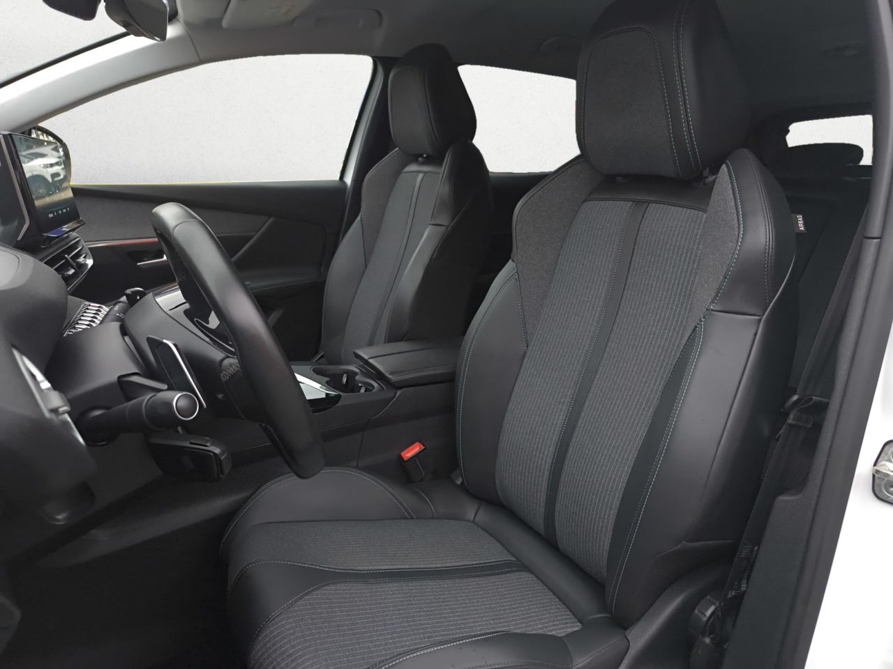 Peugeot 3008 Hybrid ALLURE PACK HYBRID 225 e EAT8 - Foto 2