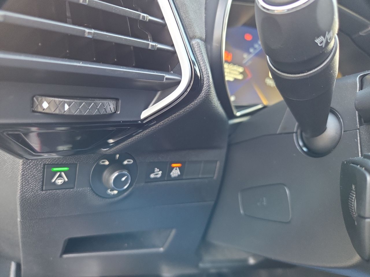 DS DS 7 Crossback BLUE HDI 180 CV AUT PERFORMANCE - Foto 2