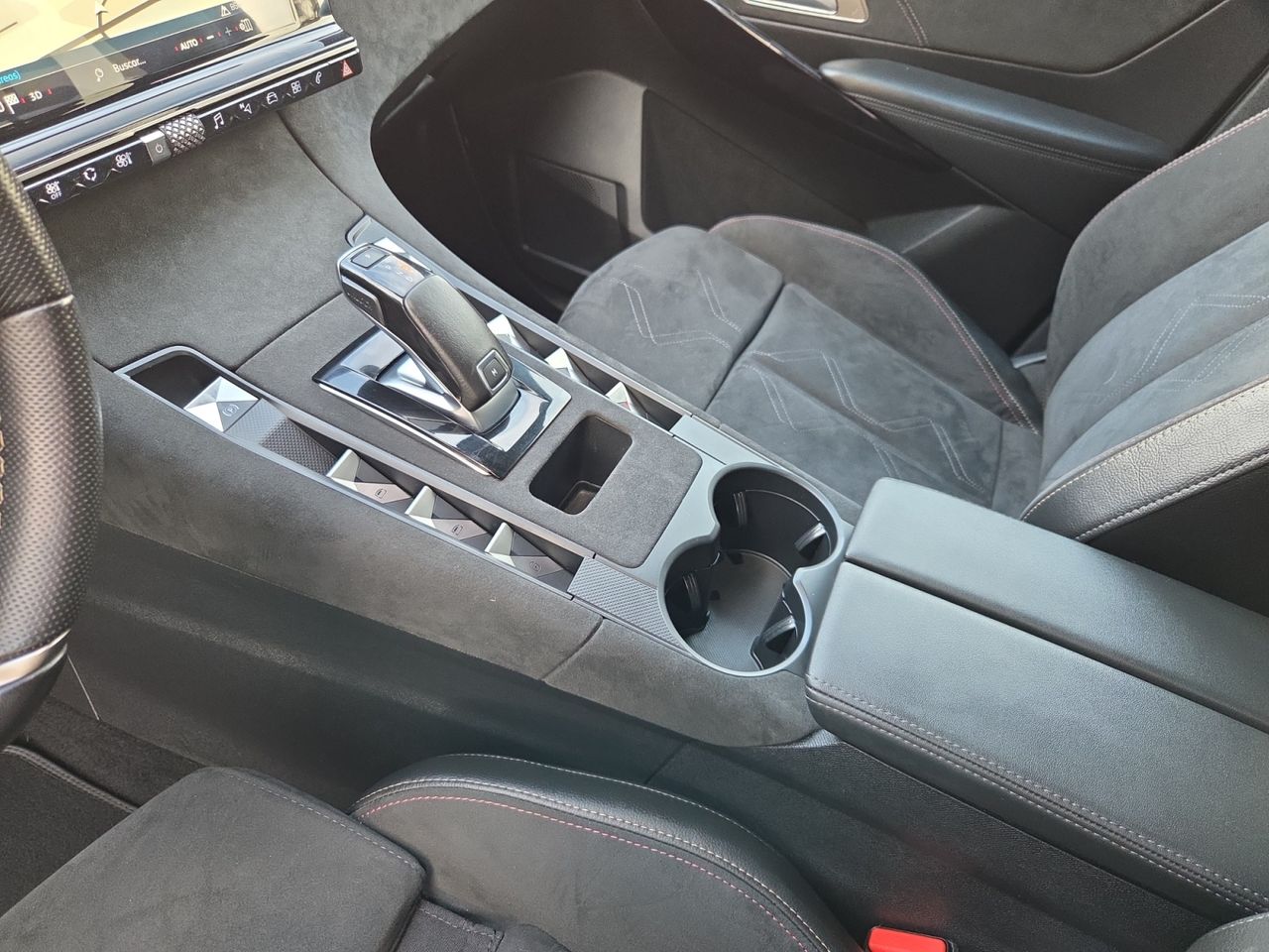 DS DS 7 Crossback BLUE HDI 180 CV AUT PERFORMANCE - Foto 2