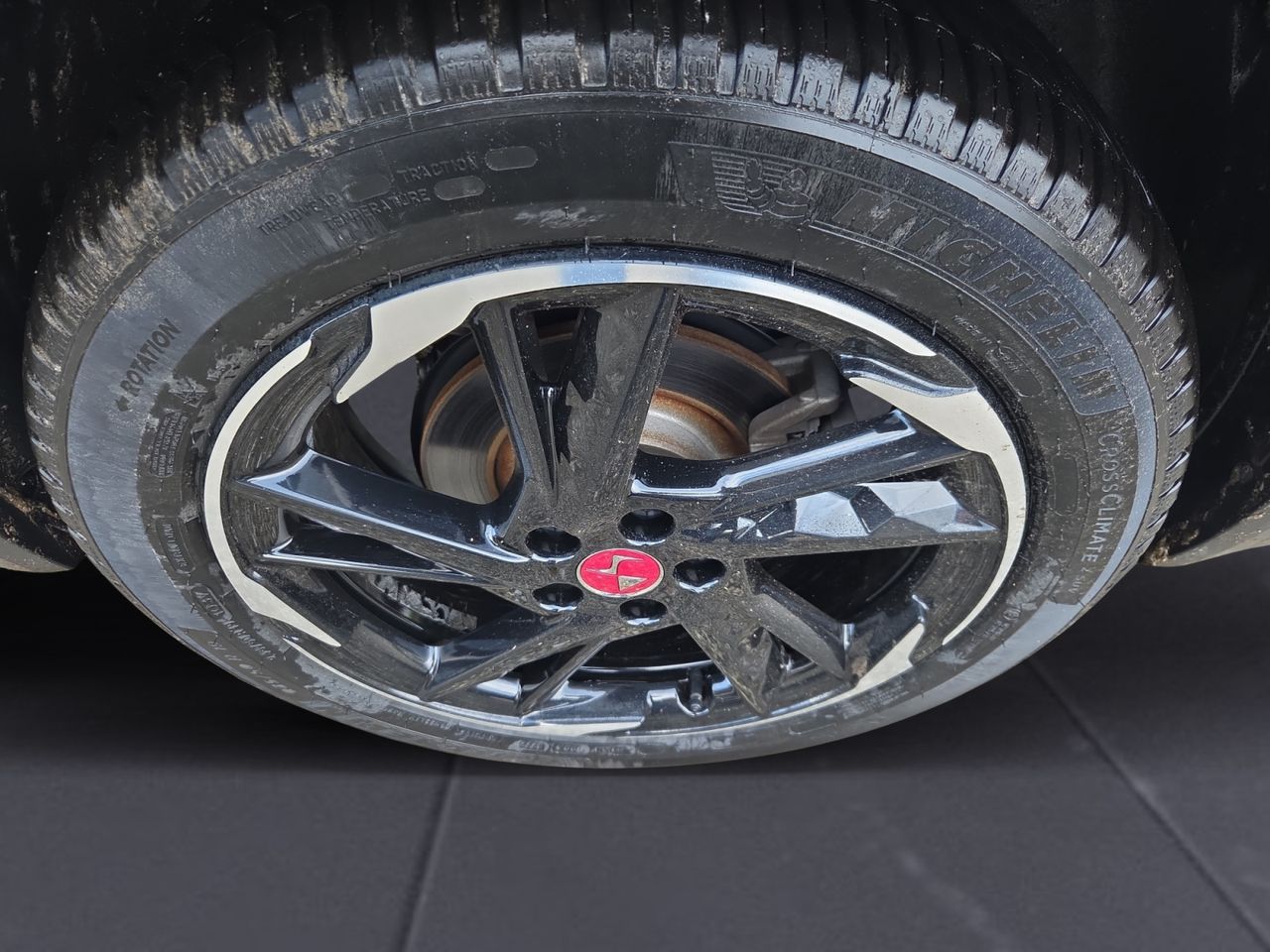 DS DS 7 Crossback BLUE HDI 180 CV AUT PERFORMANCE - Foto 2