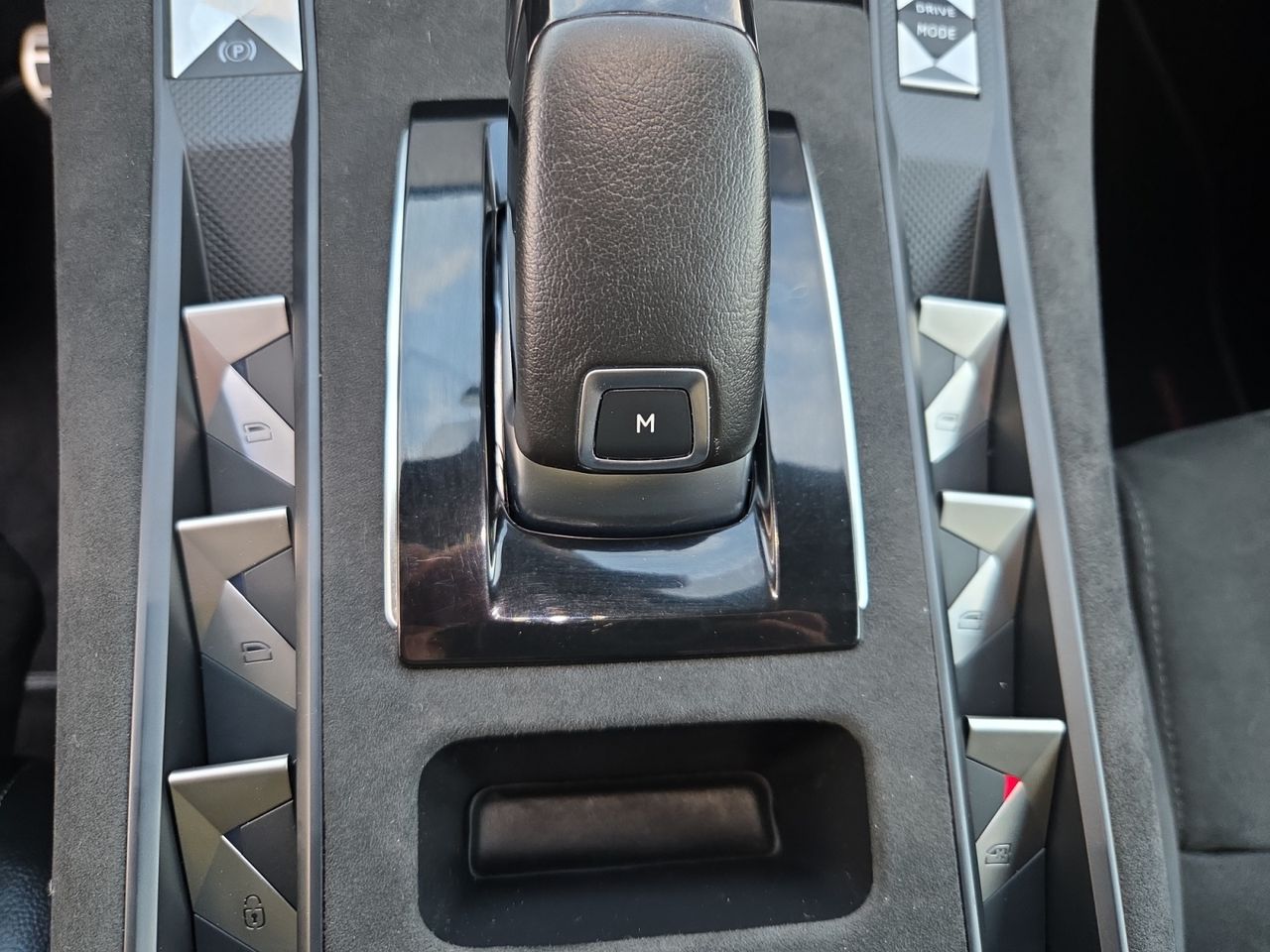 DS DS 7 Crossback BLUE HDI 180 CV AUT PERFORMANCE - Foto 2