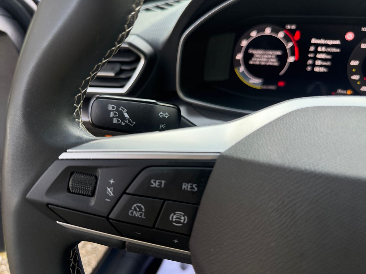 Seat Leon 1.5 TFSI STYLE XS 115 CV - Foto 2