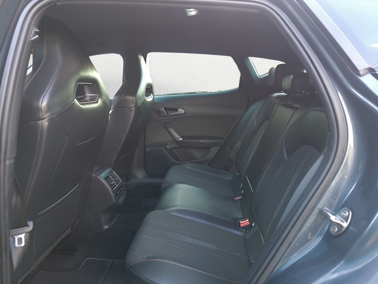 Cupra Formentor 1.4 e HYBRID 150 KW 204 CV DSG - Foto 2