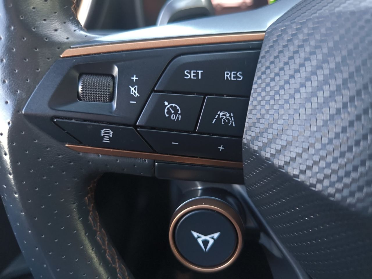 Cupra Formentor 1.4 e HYBRID 150 KW 204 CV DSG - Foto 2