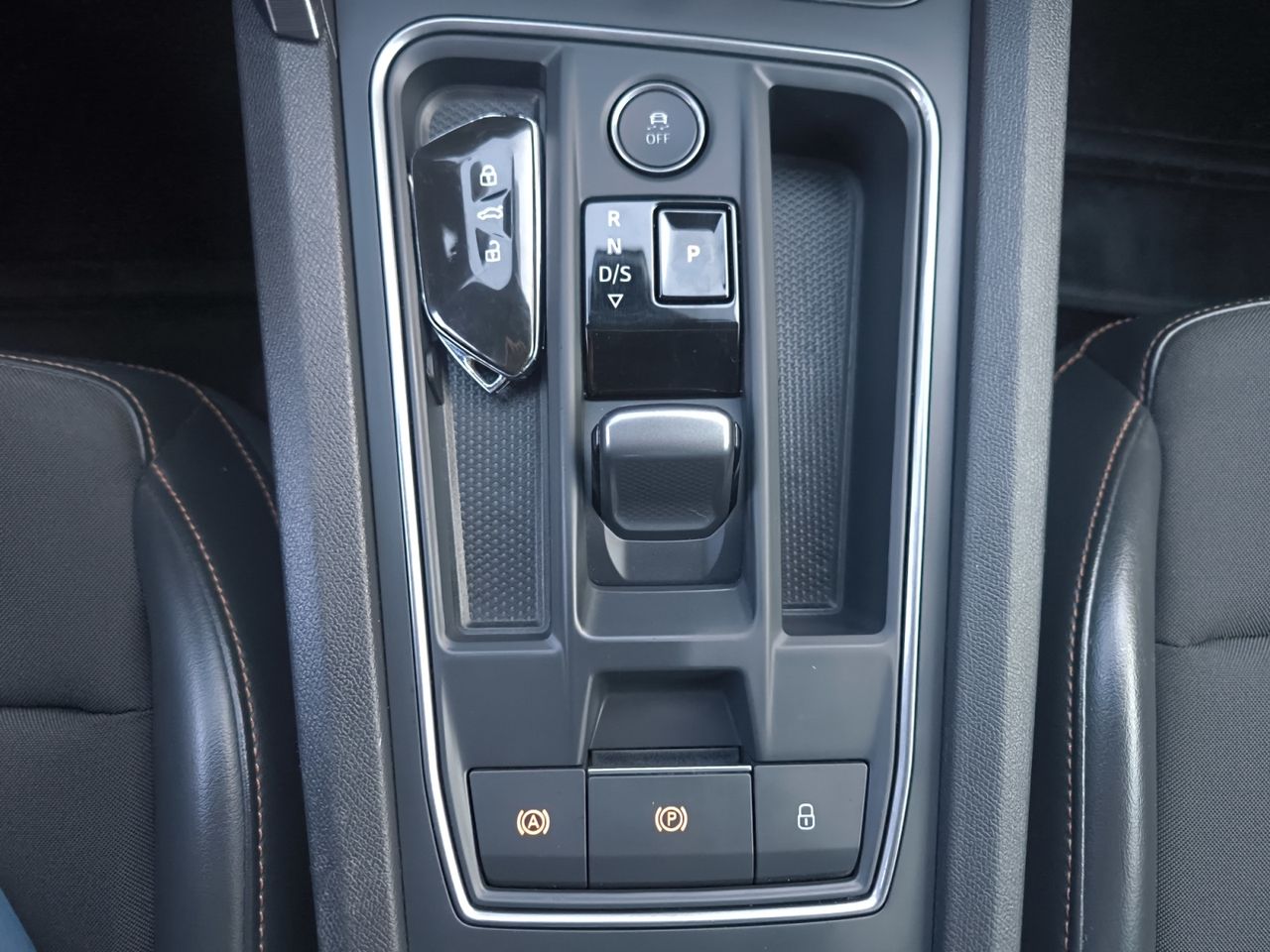 Cupra Formentor 1.4 e HYBRID 150 KW 204 CV DSG - Foto 2