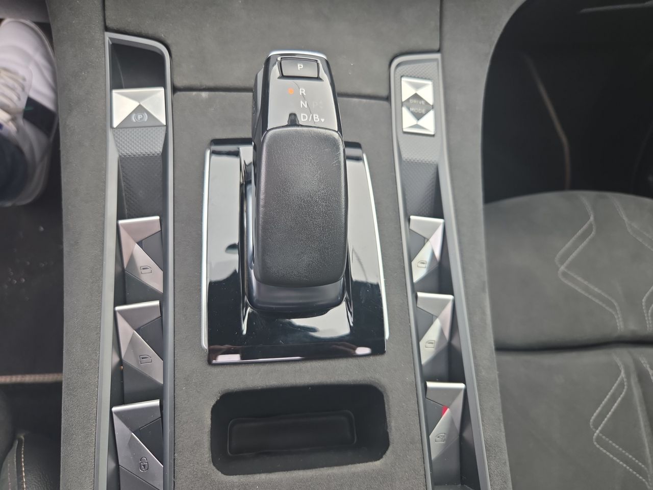 DS DS 7 Crossback E TENSE 300 4X4 PERFORMANCE LINE - Foto 2