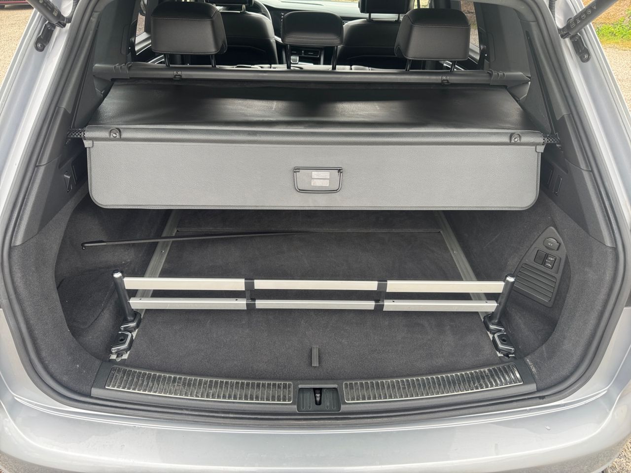 Volkswagen Touareg 3.0 TDI V6 R LINE TIPTRONIC 4 MOTION 231 CV - Foto 2