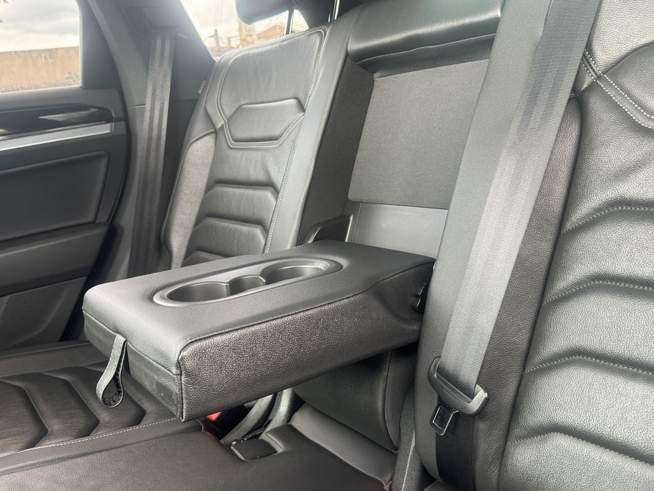 Volkswagen Touareg 3.0 TDI V6 R LINE TIPTRONIC 4 MOTION 231 CV - Foto 2