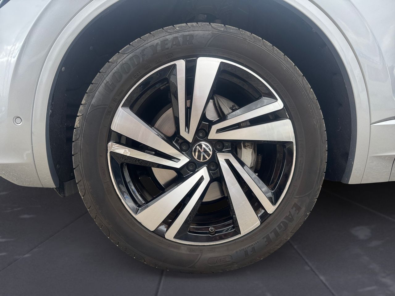 Volkswagen Touareg 3.0 TDI V6 R LINE TIPTRONIC 4 MOTION 231 CV - Foto 2