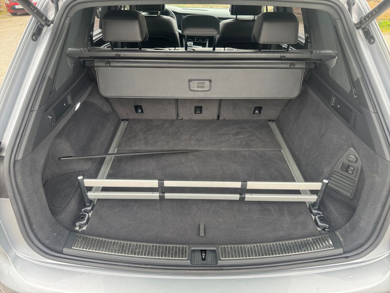 Volkswagen Touareg 3.0 TDI V6 R LINE TIPTRONIC 4 MOTION 231 CV - Foto 2