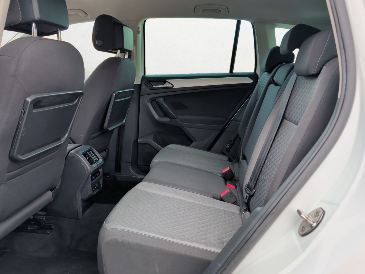 Volkswagen Tiguan 2.0 TDI BMT ADVANCE DSG 150 CV - Foto 2