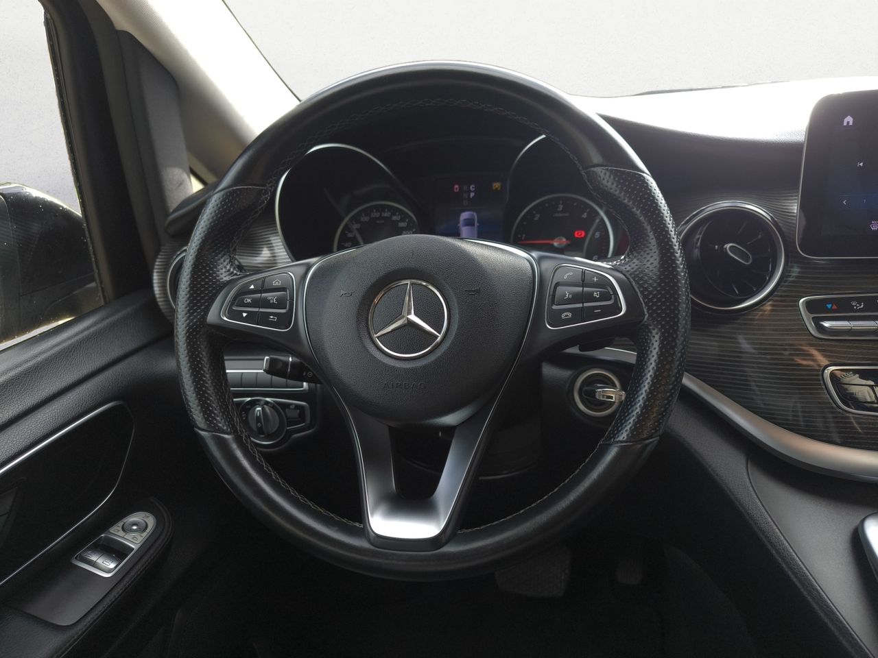 Mercedes Clase V 220 D AVANTGARDE LARGO 8 PLAZAS, PAQ DEPORTIVO AVANTGARDE,360,TEMPMATIK - Foto 2