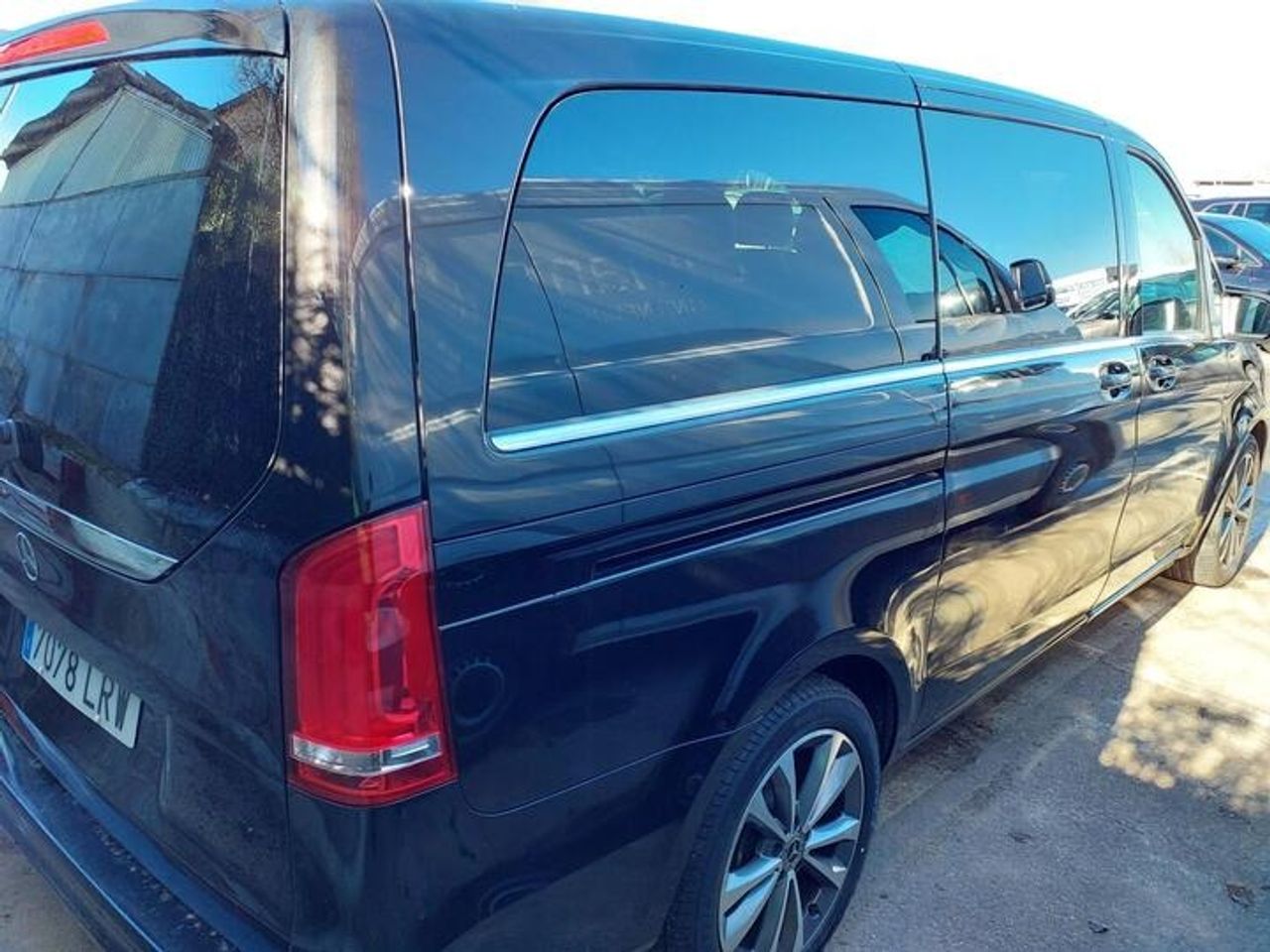 Mercedes Clase V 220 D AVANTGARDE LARGO 8 PLAZAS, PAQ DEPORTIVO AVANTGARDE,360,TEMPMATIK - Foto 2