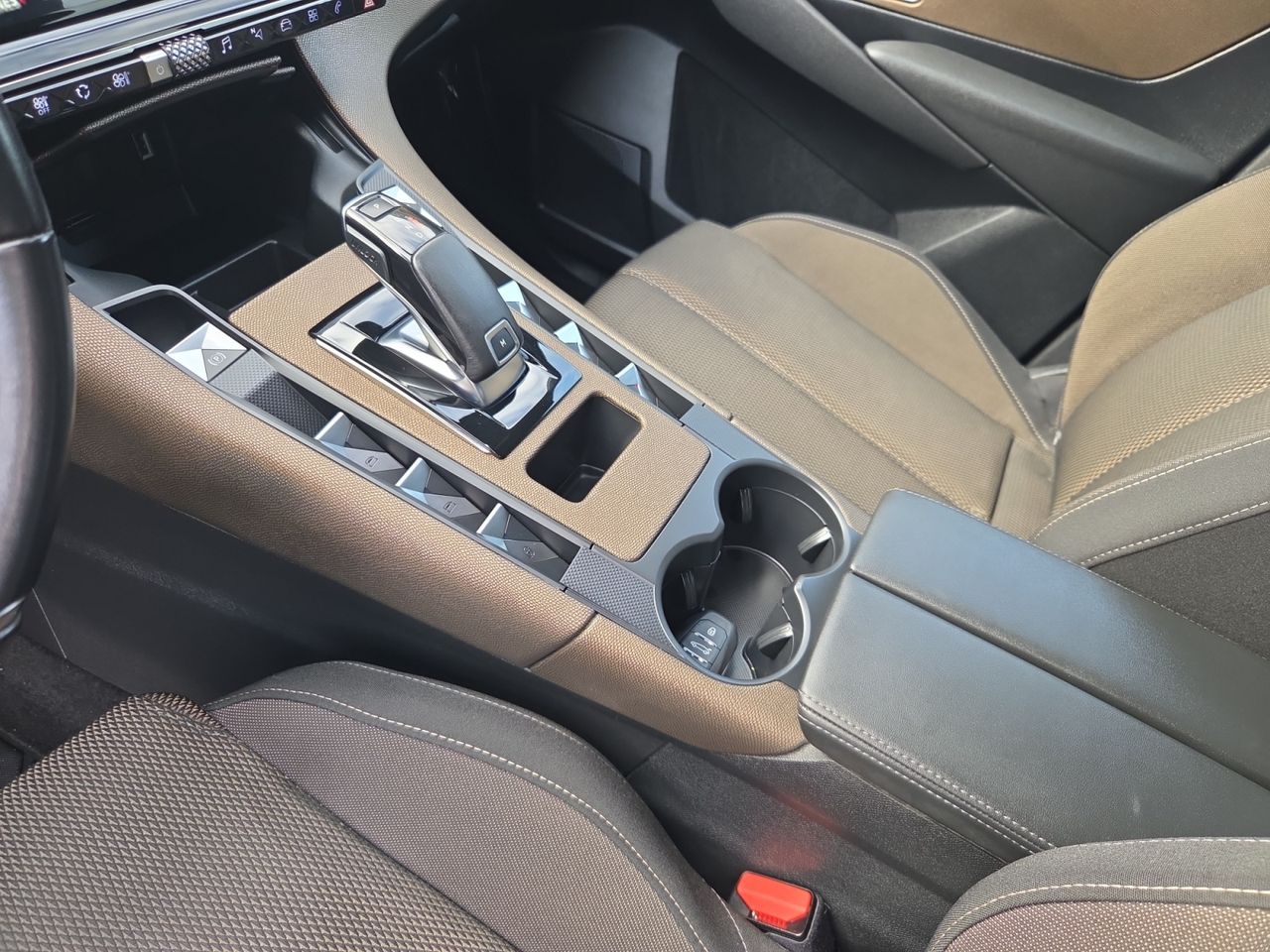 DS DS 7 Crossback BLUE HDI 130 CV AUT SO CHIC - Foto 2