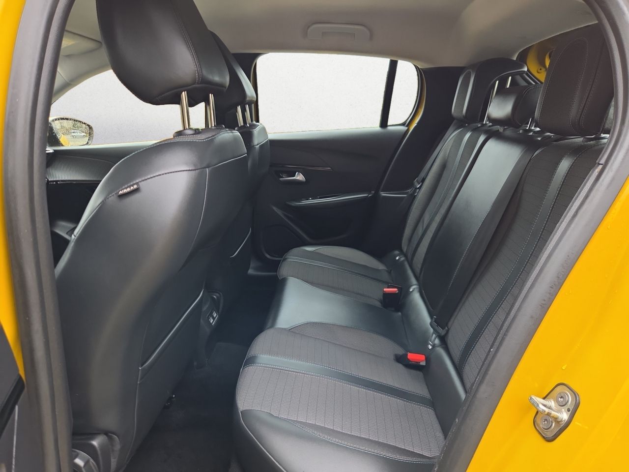 Peugeot 208 ALLURE PURE TECH 100 CV EAT8 - Foto 2