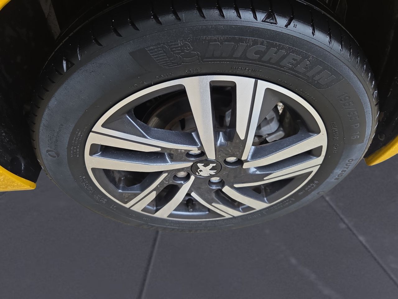 Peugeot 208 ALLURE PURE TECH 100 CV EAT8 - Foto 2