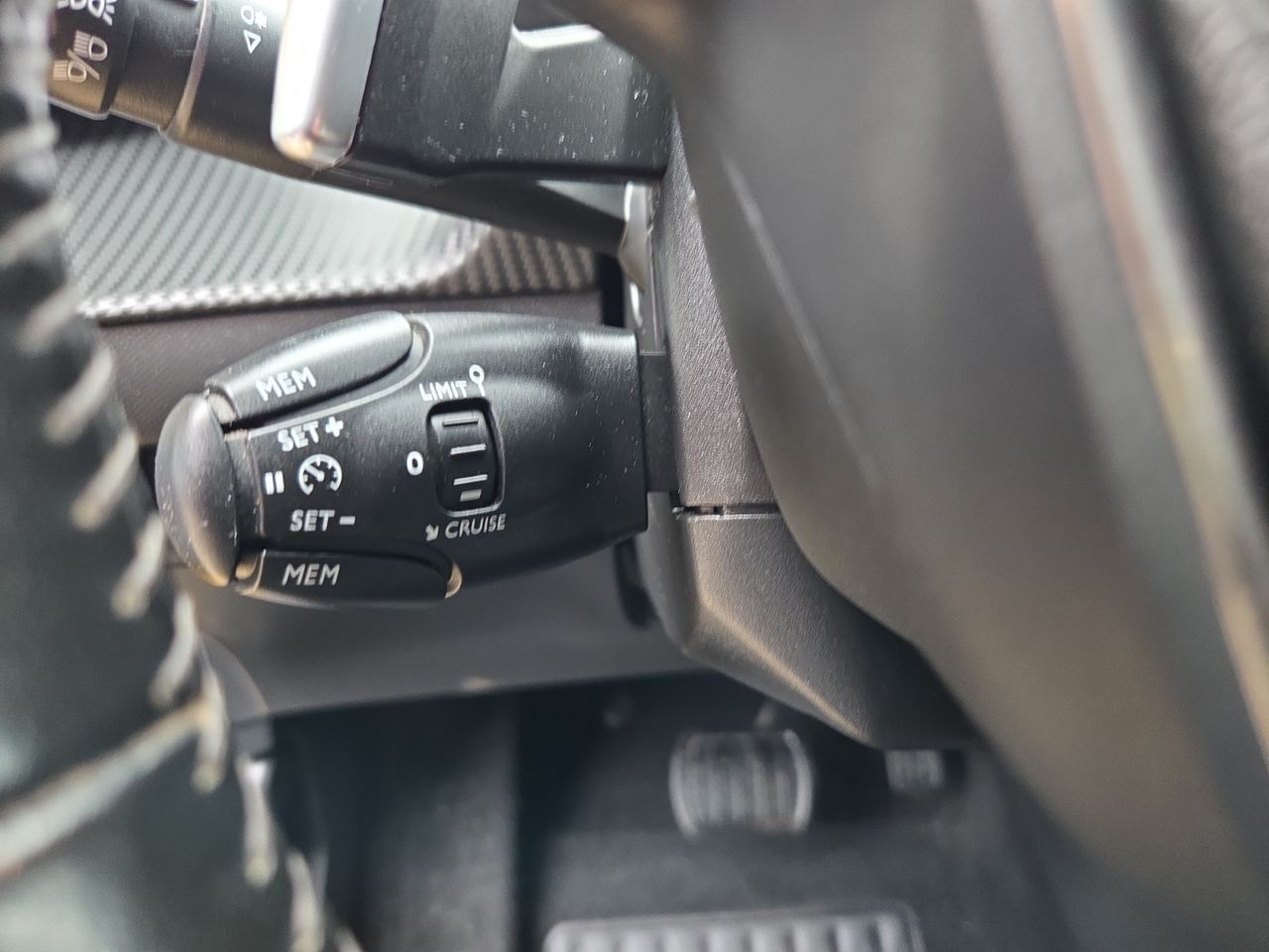 Peugeot 208 ALLURE PURE TECH 100 CV EAT8 - Foto 2