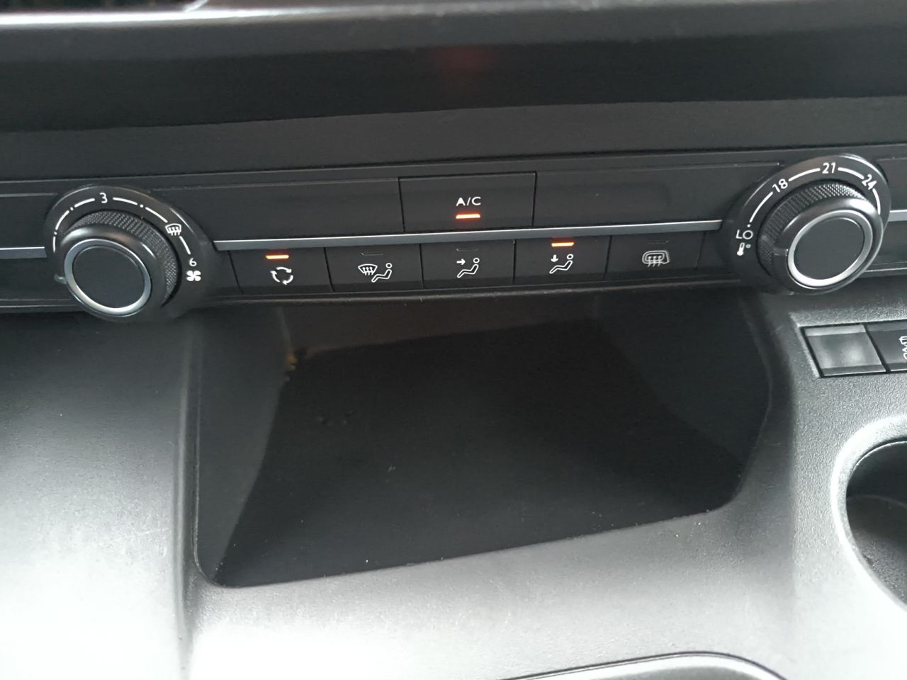 Peugeot Partner FG PRO STANDARD 600 KG BLUE HDI 100 CV - Foto 2