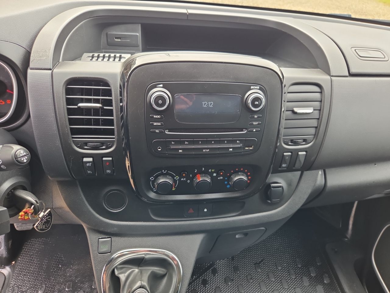 Opel Vivaro TOURER LARGO 1.6 CDTI 107 KW 145 CV - Foto 2