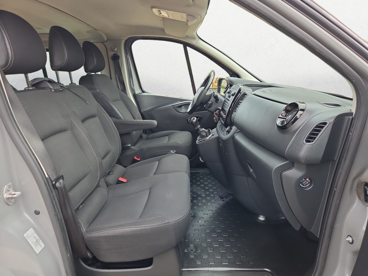 Opel Vivaro TOURER LARGO 1.6 CDTI 107 KW 145 CV - Foto 2