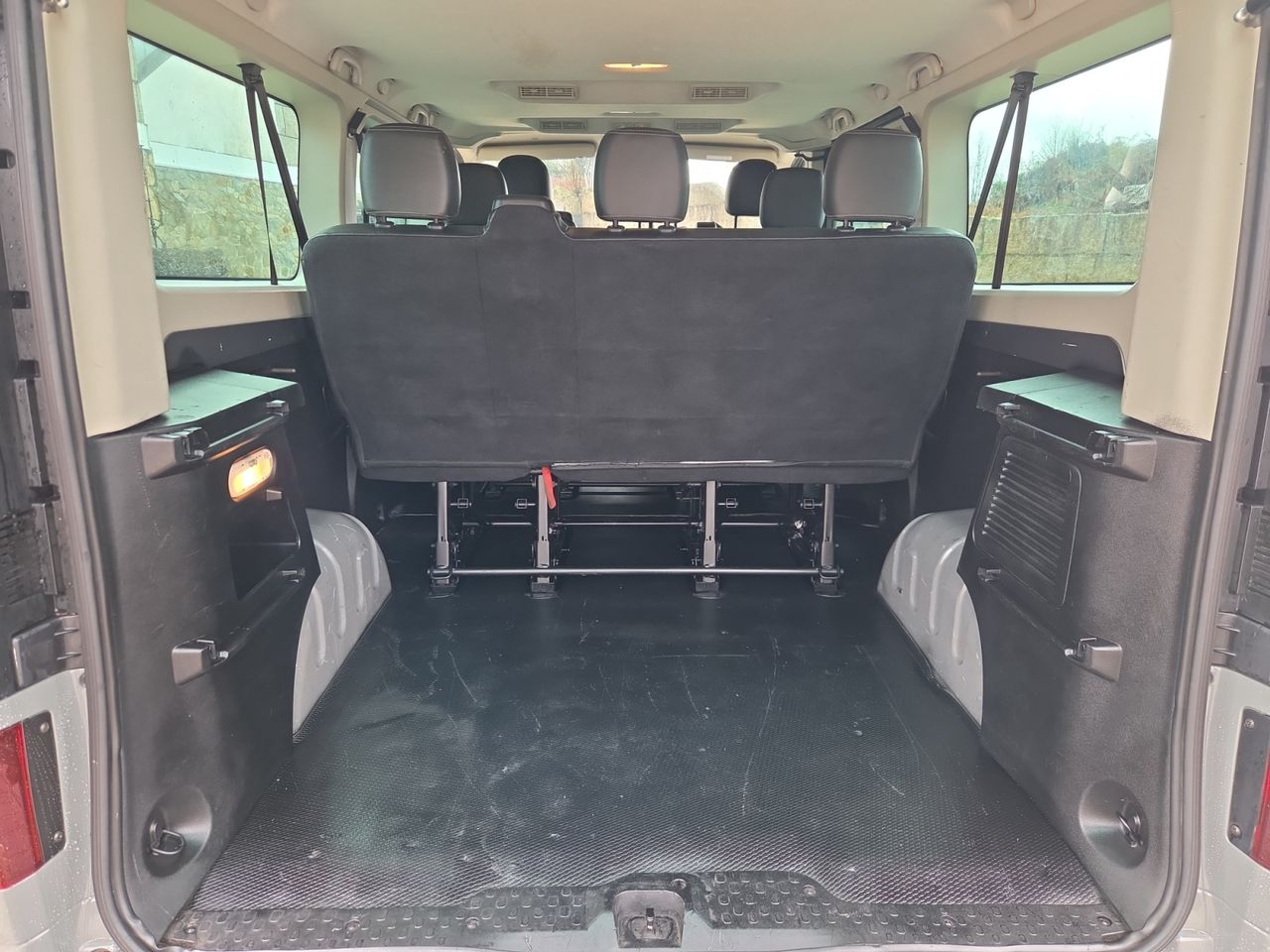 Opel Vivaro TOURER LARGO 1.6 CDTI 107 KW 145 CV - Foto 2