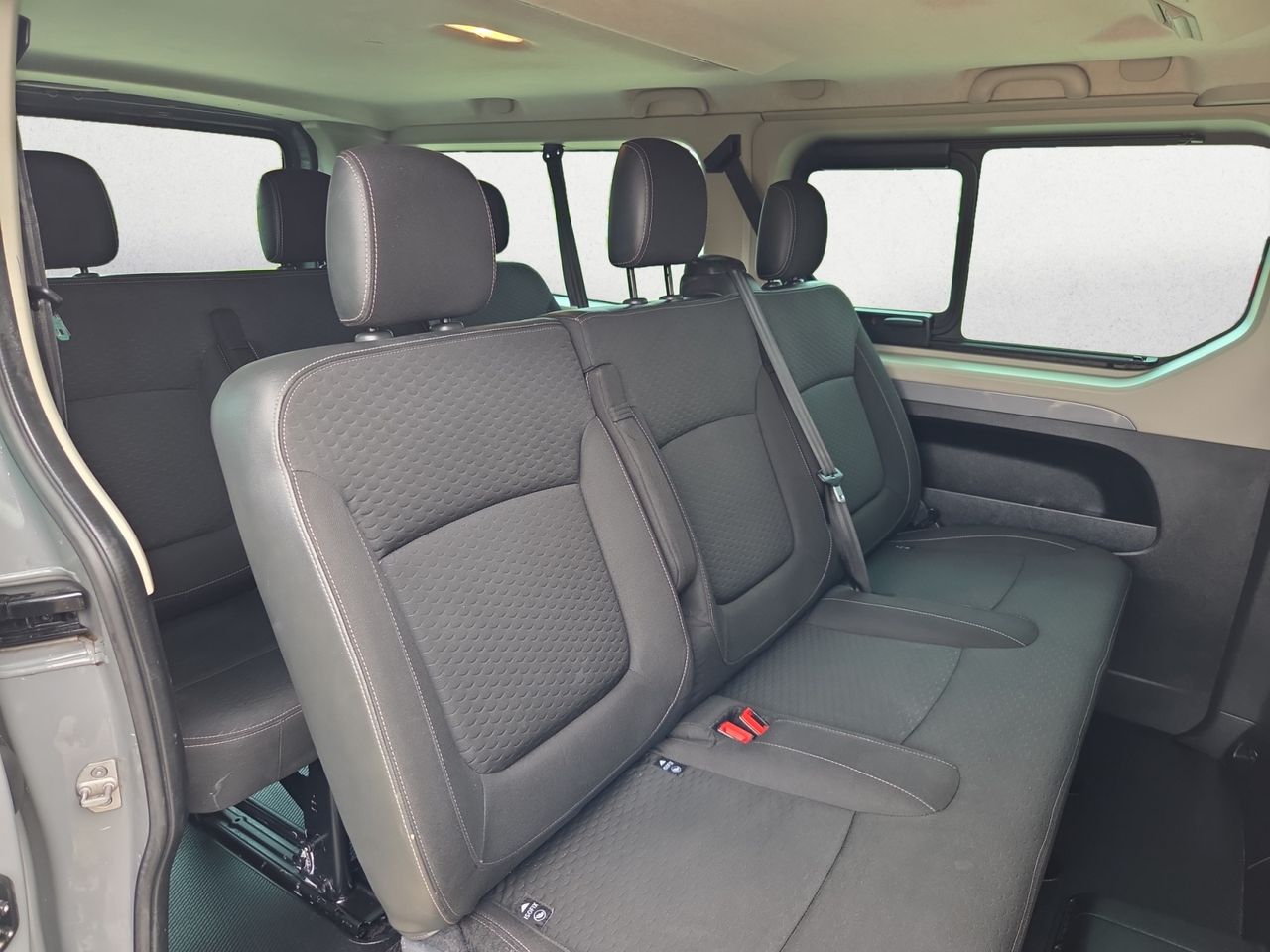 Opel Vivaro TOURER LARGO 1.6 CDTI 107 KW 145 CV - Foto 2