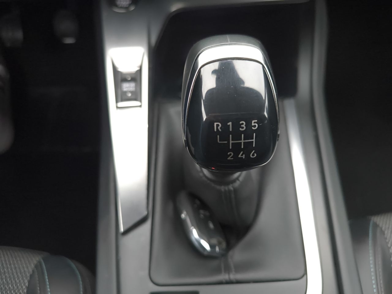 Peugeot 308 SW ALLURE PACK BLUE HDI 130 CV - Foto 2