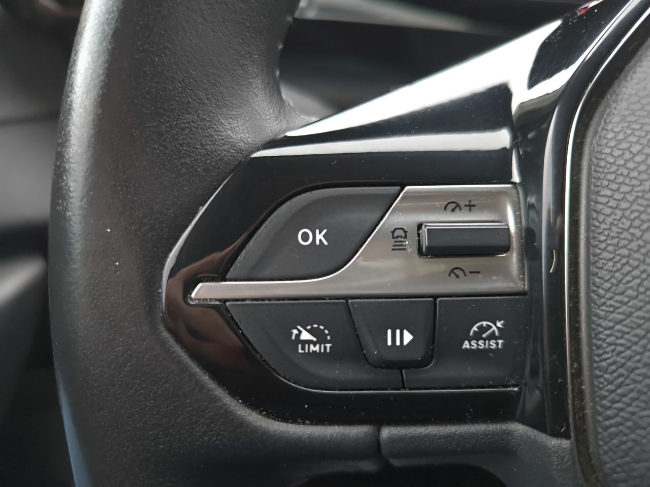 Peugeot 308 SW ALLURE PACK BLUE HDI 130 CV - Foto 2