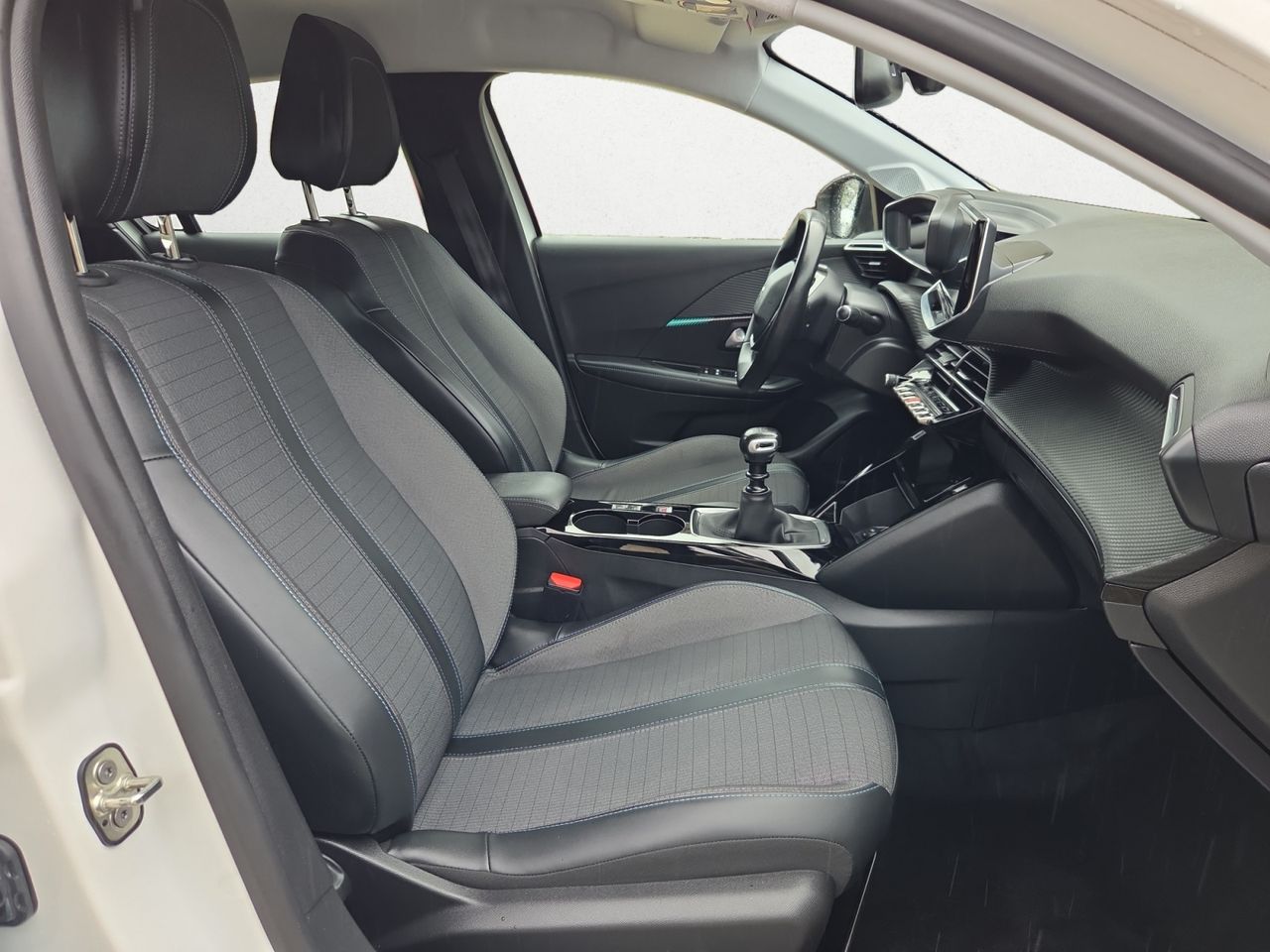 Peugeot 208 ALLURE BLUE HDI 100 CV - Foto 2