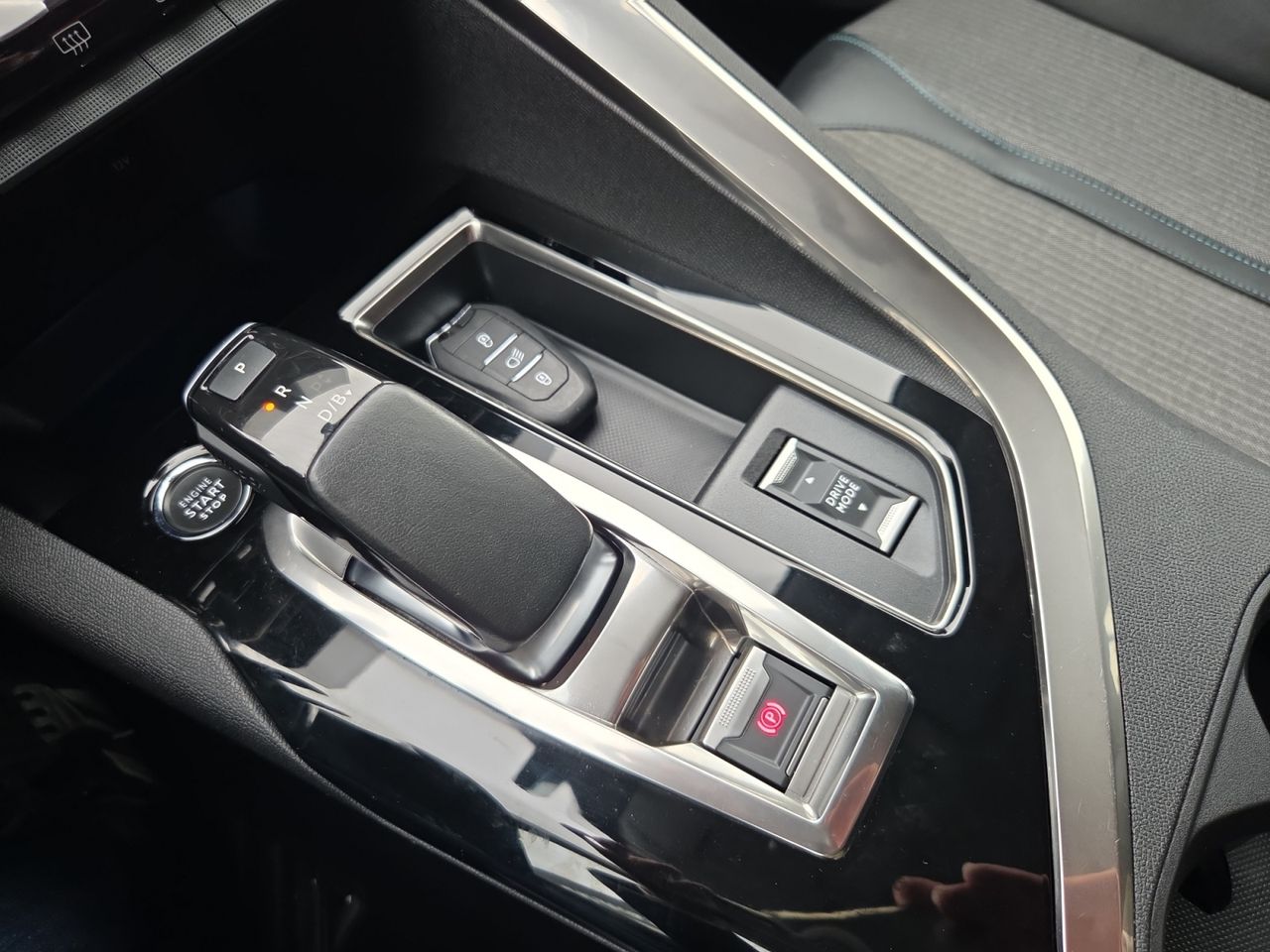 Peugeot 3008 Hybrid ALLURE HYBRID 225 e EAT8 - Foto 2