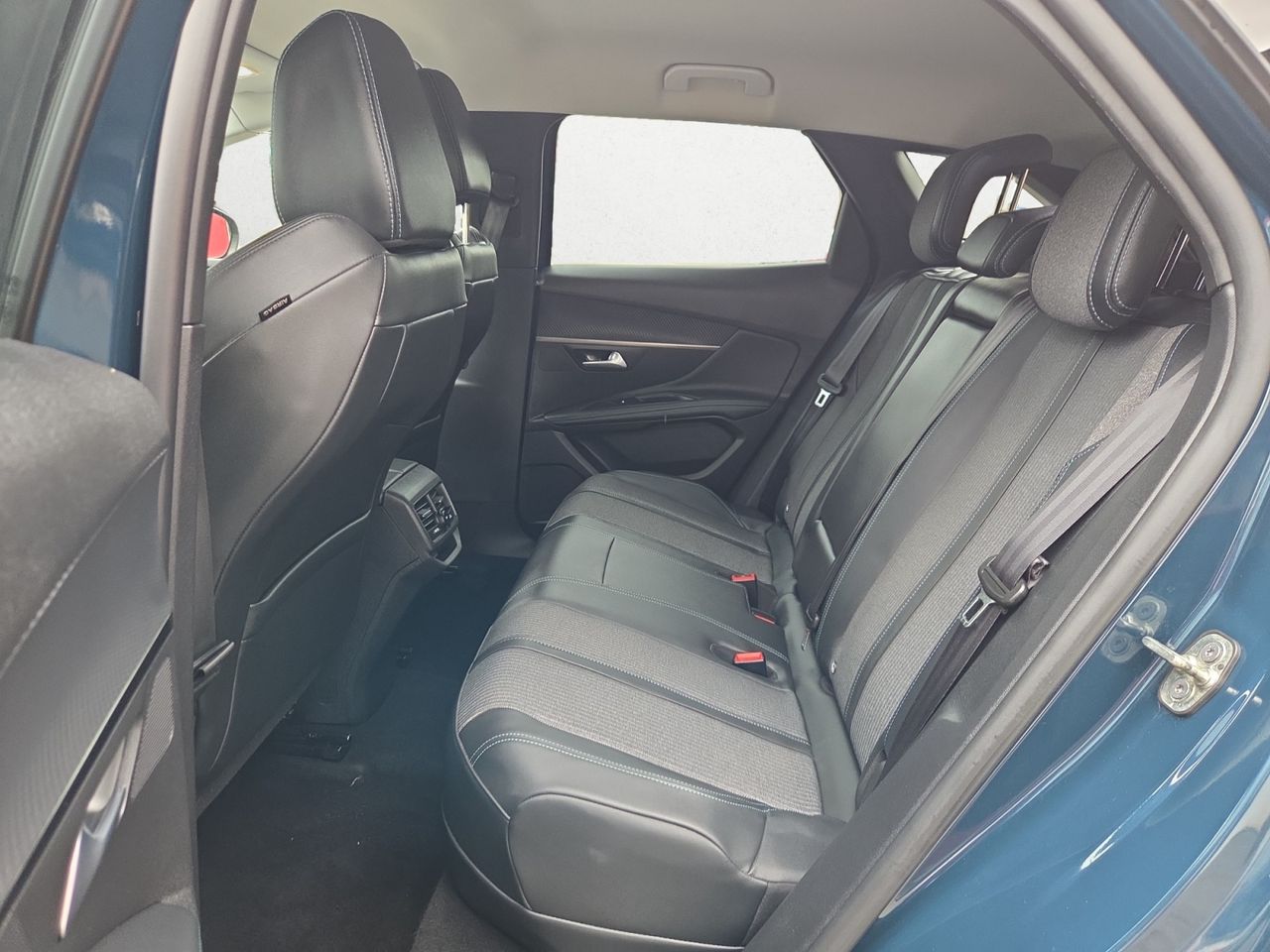 Peugeot 3008 Hybrid ALLURE HYBRID 225 e EAT8 - Foto 2