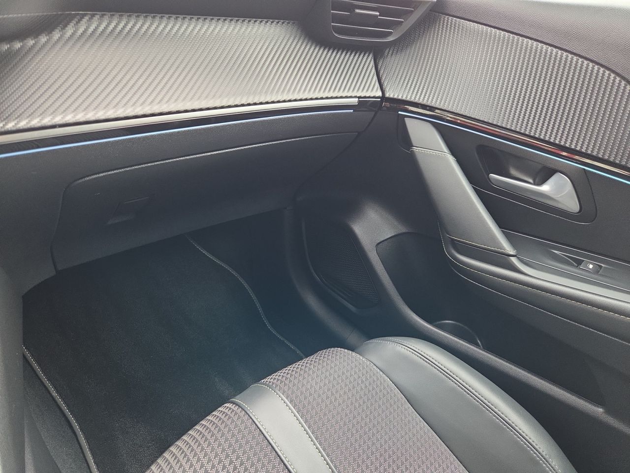 Peugeot 208 GT LINE PURE TECH 100 CV - Foto 2