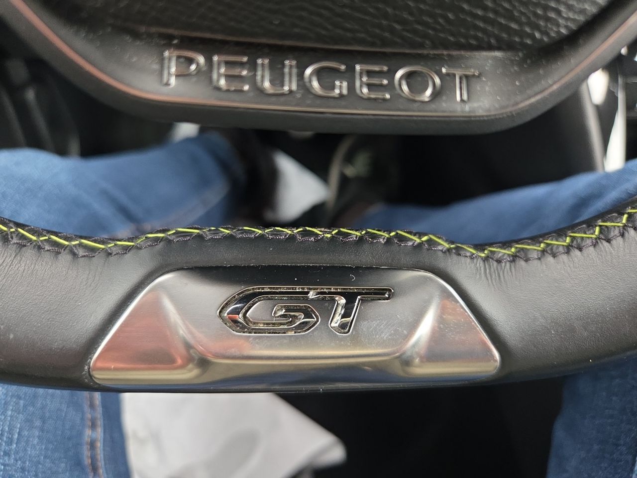 Peugeot 208 GT LINE PURE TECH 100 CV - Foto 2