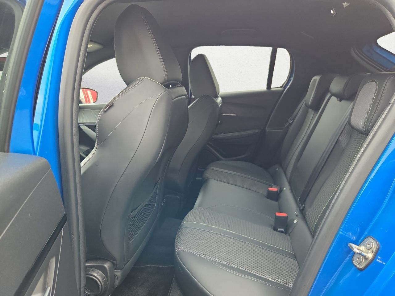 Peugeot 208 GT LINE PURE TECH 100 CV - Foto 2