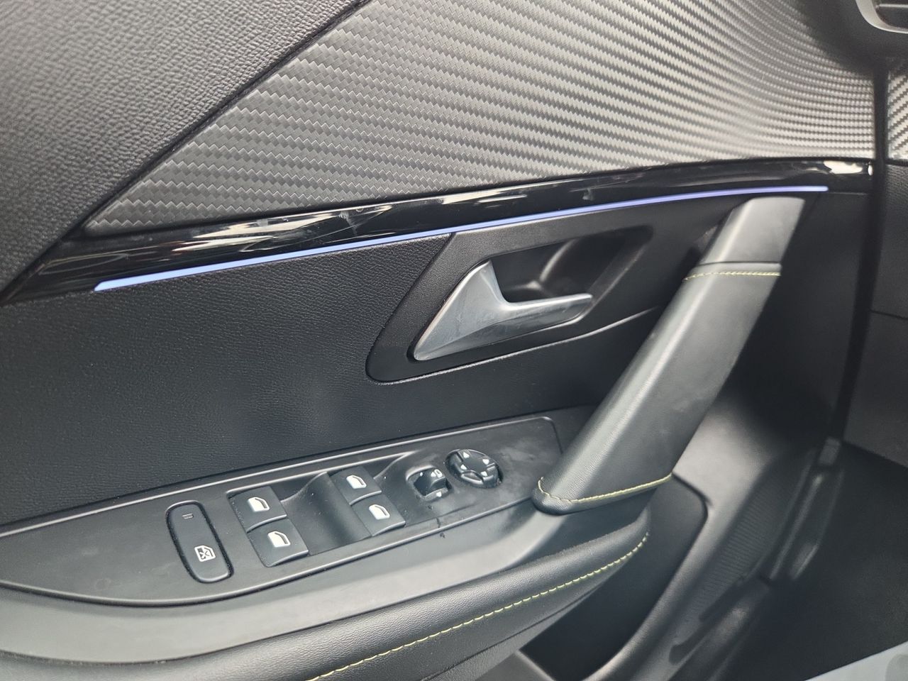 Peugeot 208 GT LINE PURE TECH 100 CV - Foto 2