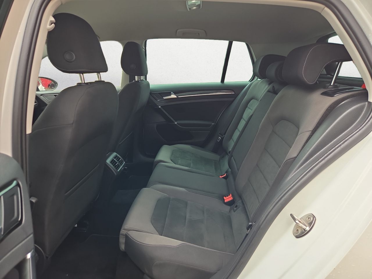 Volkswagen Golf SPORT R LINE 2.0 TDI 110 KW 150 CV DSG - Foto 2