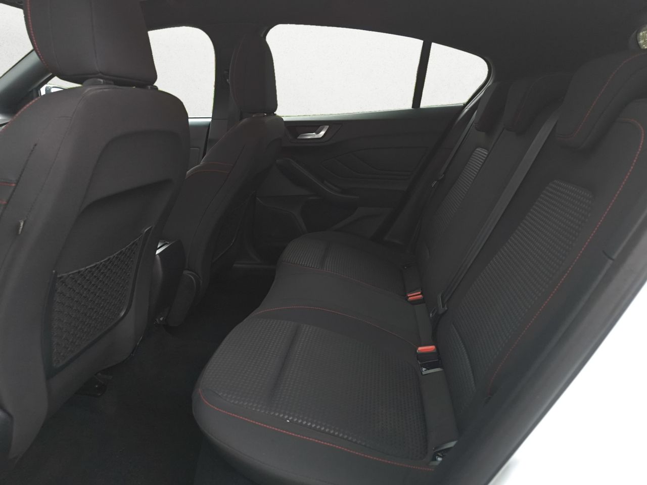 Ford Focus BERLINA ST LINE 1.0 ECOBOOST 92 KW 125 CV - Foto 2