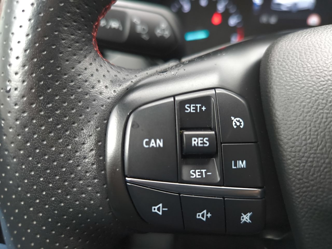 Ford Focus BERLINA ST LINE 1.0 ECOBOOST 92 KW 125 CV - Foto 2