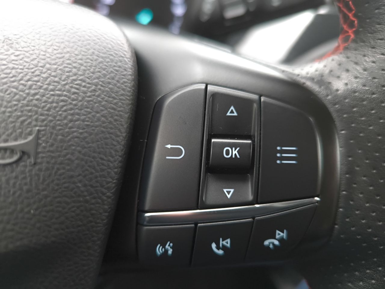 Ford Focus BERLINA ST LINE 1.0 ECOBOOST 92 KW 125 CV - Foto 2