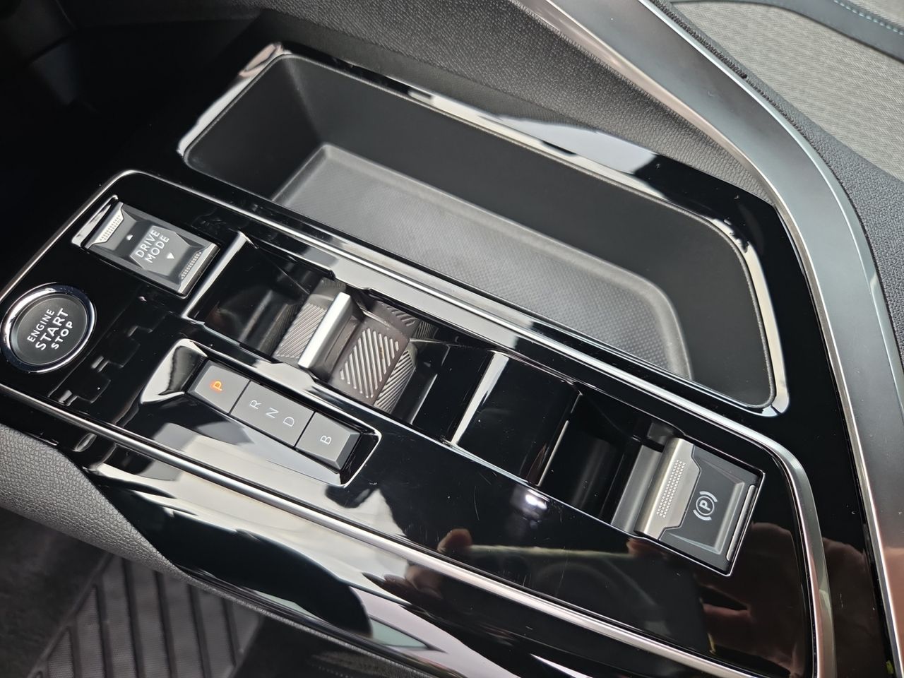 Peugeot 3008 Hybrid ALLURE PACK PLUG IN HYBRID 225 e EAT8 - Foto 2