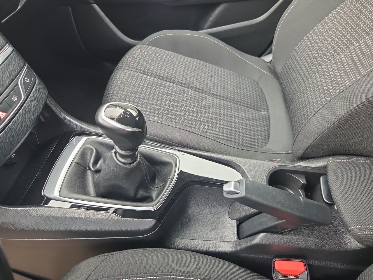 Peugeot 308 ACTIVE PACK BLUE HDI 130 CV - Foto 2