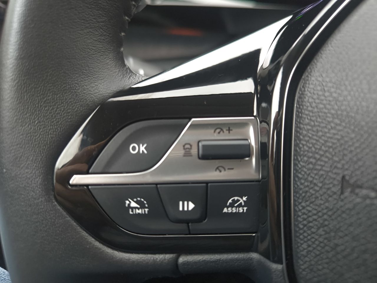 Peugeot 308 SW ALLURE PACK BLUE HDI 130 CV - Foto 2