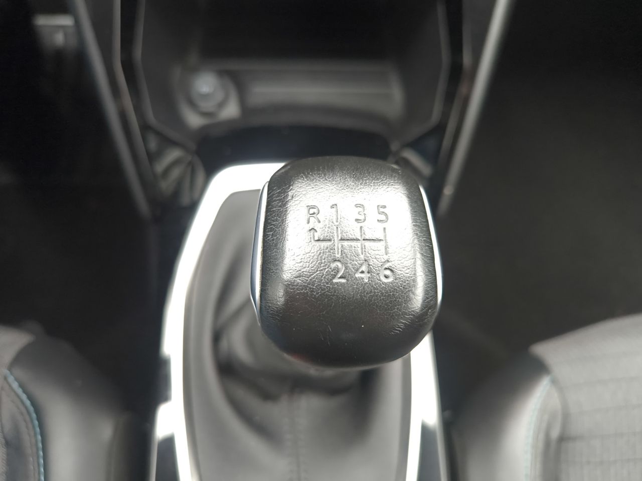 Peugeot 208 ALLURE PACK BLUE HDI 100 CV - Foto 2