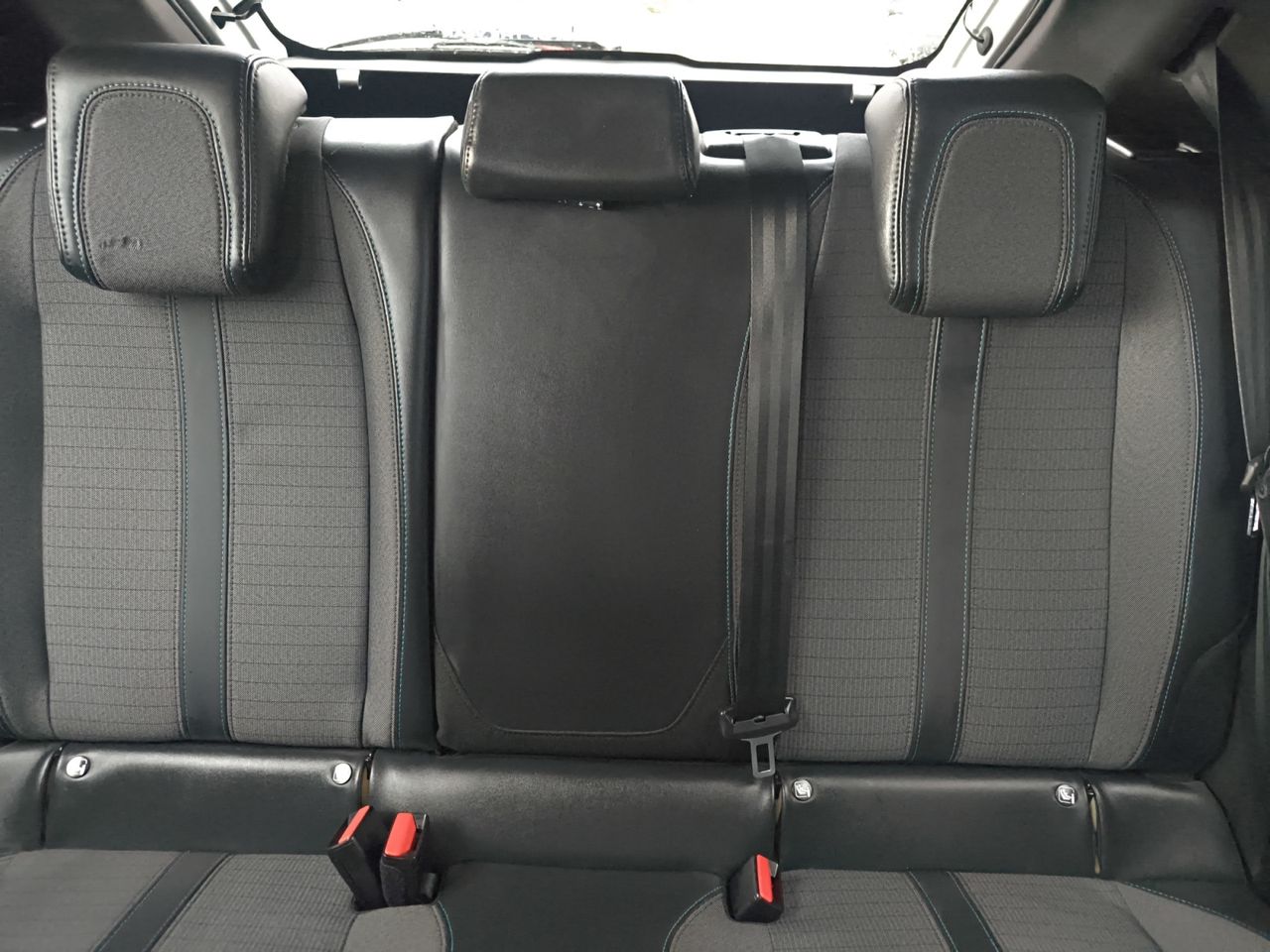 Peugeot 208 ALLURE PACK BLUE HDI 100 CV - Foto 2