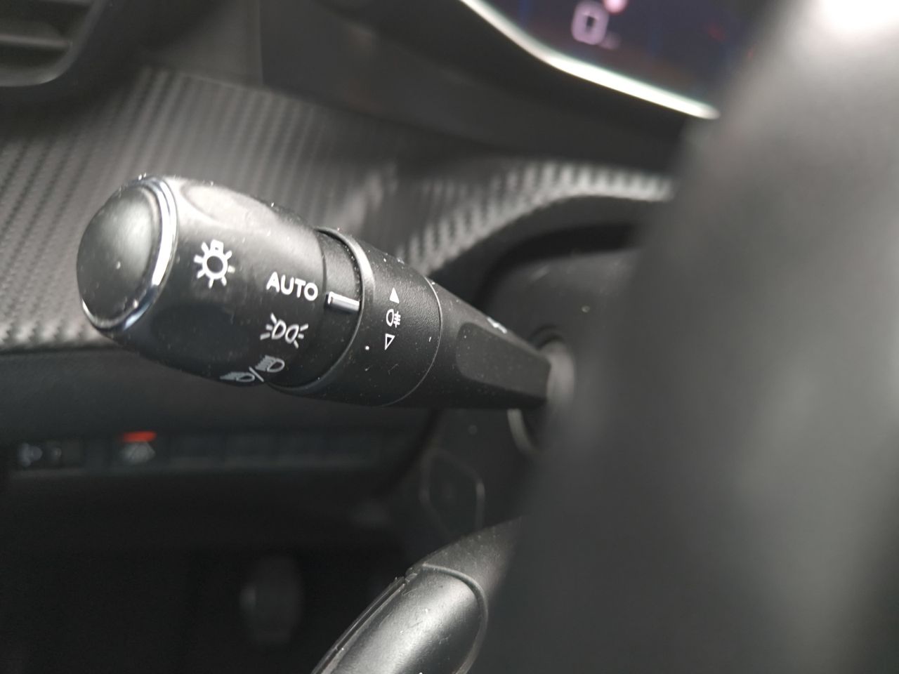 Peugeot 208 ALLURE PACK BLUE HDI 100 CV - Foto 2