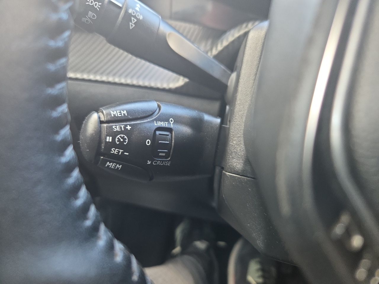 Peugeot 2008 ALLURE PACK PURE TECH 130 CV - Foto 2